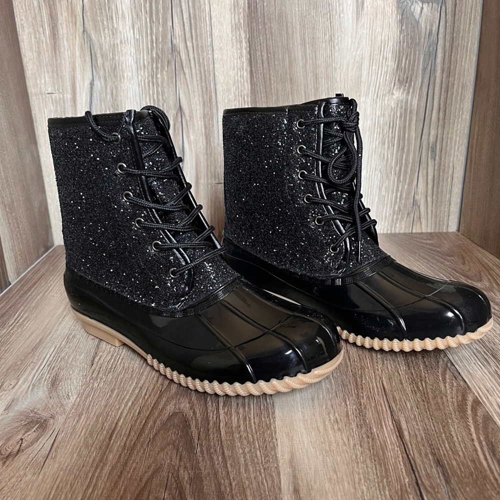 Sugar Womens Skipper Rubber Closed Toe Ankle Fasion Boots BRAND NEW